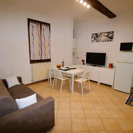 Storchi 417 Apartamento